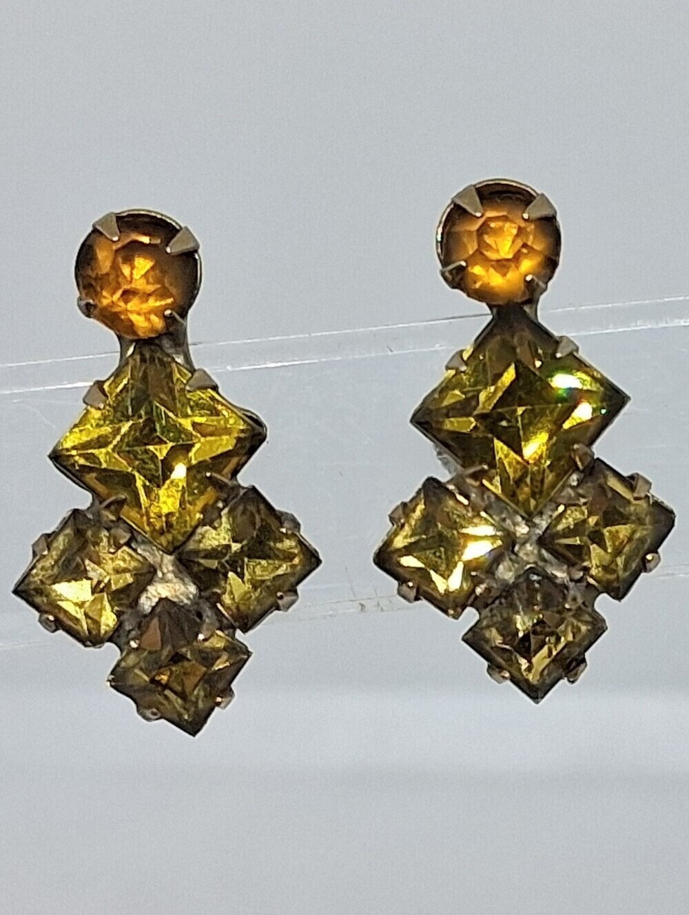 * Vintage Unsigned Yellow Rhinestones Screwback Earrings